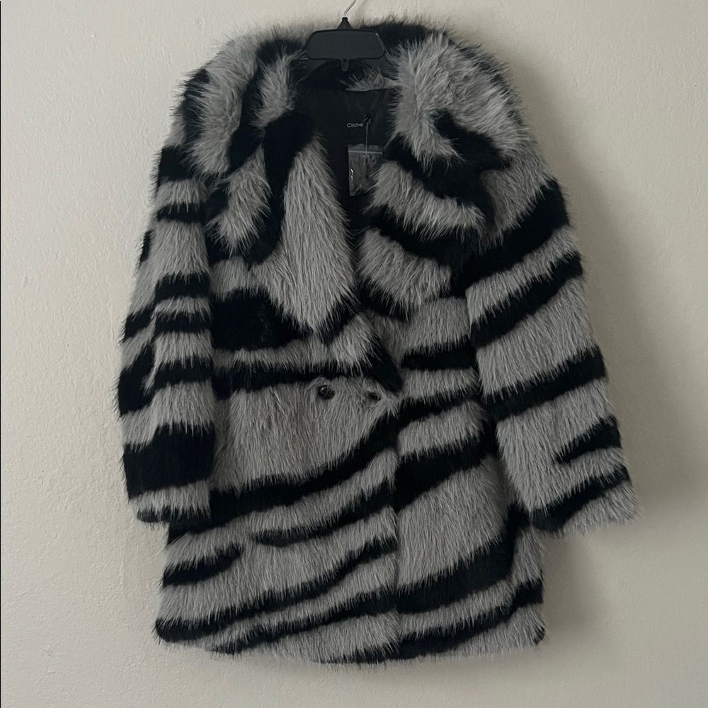 NWT Cliche Chic Animal Print Faux Fur Coat in Size M